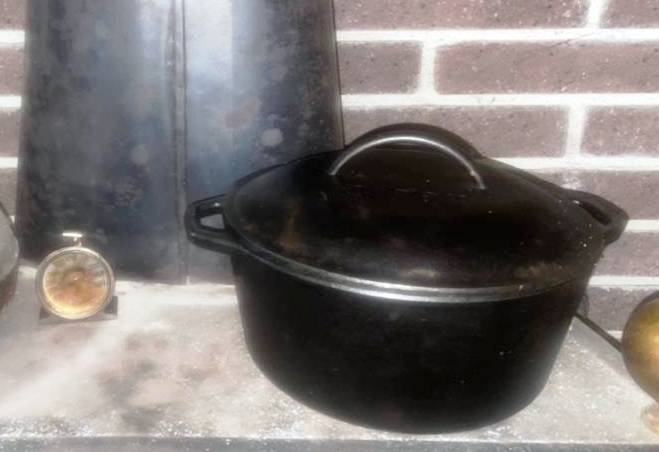DUTCH OVEN STOVETOP