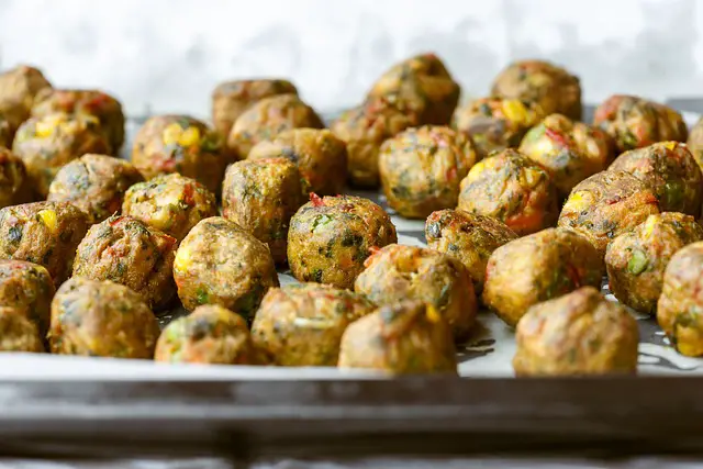 CHICKPEA MEATBALLS