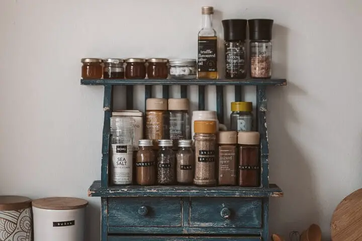 Spice Rack with Spices